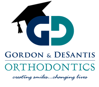 GD logo with graduation cap